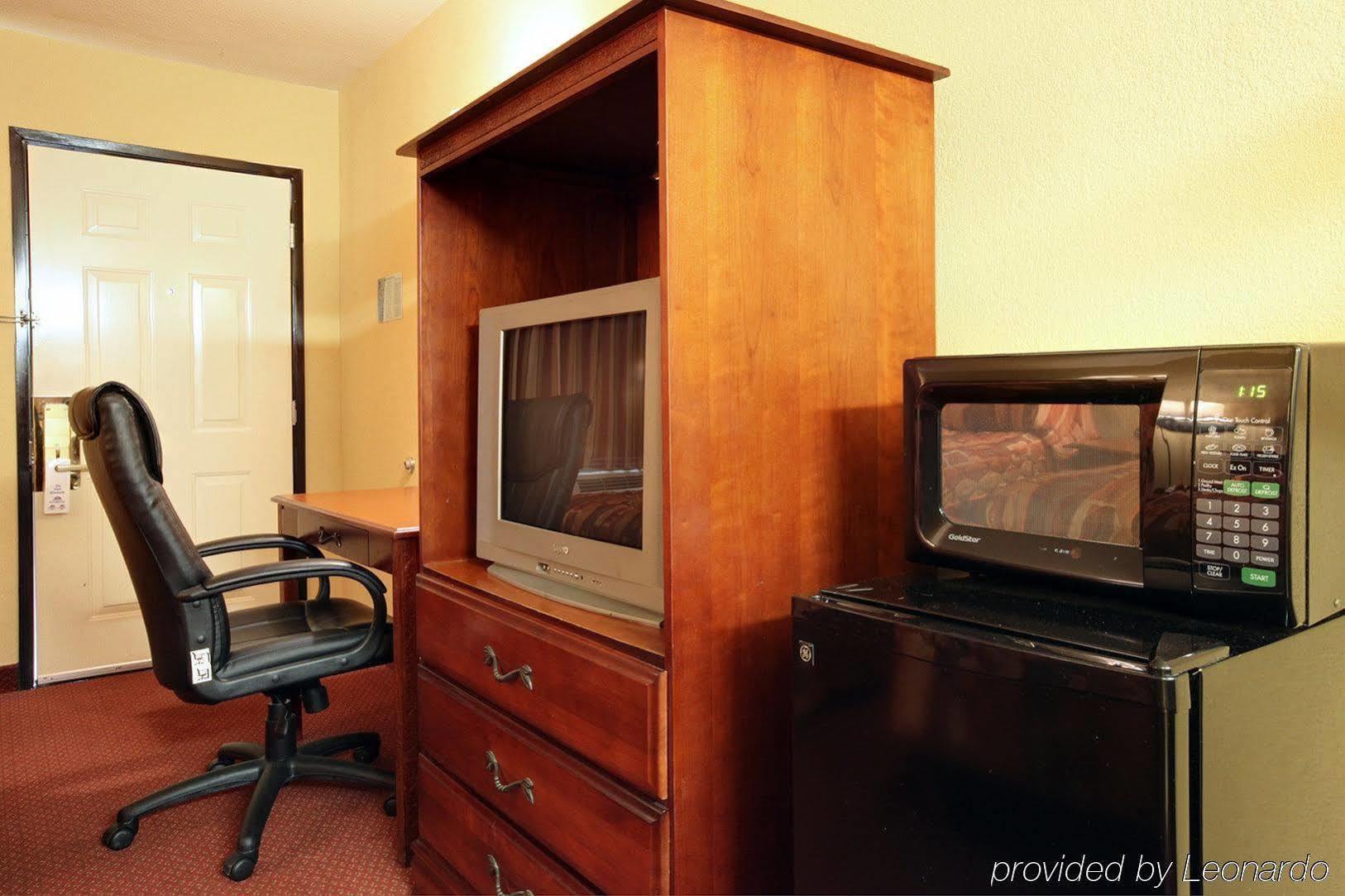Red Roof Inn Columbus, Ms Εξωτερικό φωτογραφία
