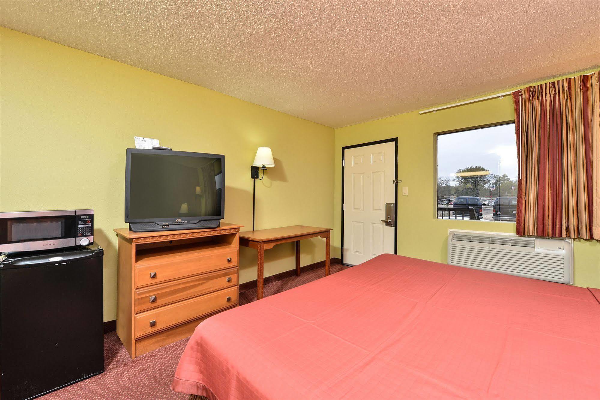 Red Roof Inn Columbus, Ms Εξωτερικό φωτογραφία