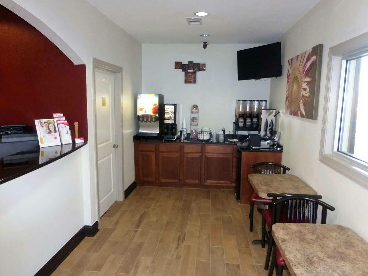 Red Roof Inn Columbus, Ms Εξωτερικό φωτογραφία